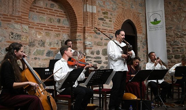 Bursa Osmangazi'de Macaristan ezgileri yankılandı