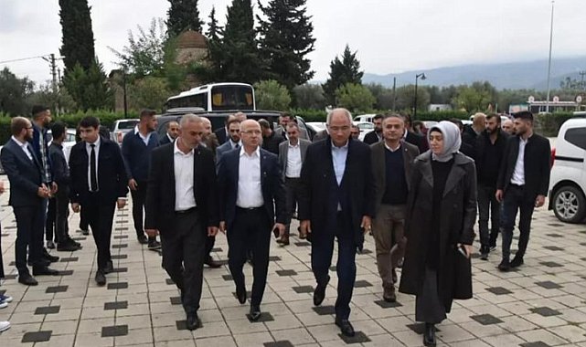 Bursa'da AK Parti ilçe çalışmalarını masaya yatırıyor