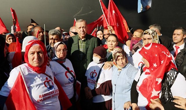 Cumhurbaşkanı Erdoğan, Diyarbakır anneleriyle buluştu