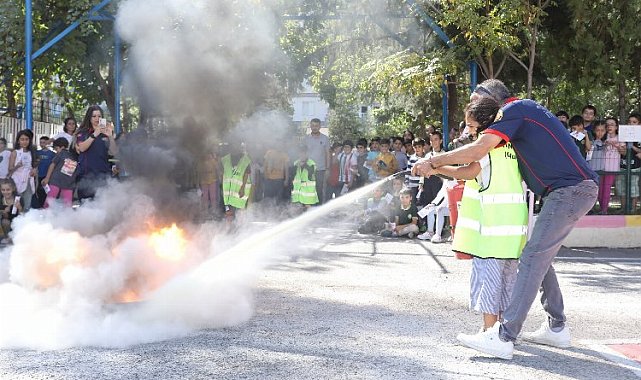 Diyarbakır İtfaiyesi'nden 3 bin 500 öğrenciye yangın eğitimi