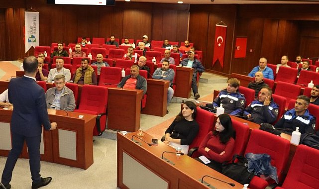 İzmit Belediyesi'nde 'Kadına Yönelik Şiddeti Önleme' eğitimi