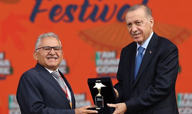 Kayseri Büyükşehir'e 'Değer Gençlik' ödülü