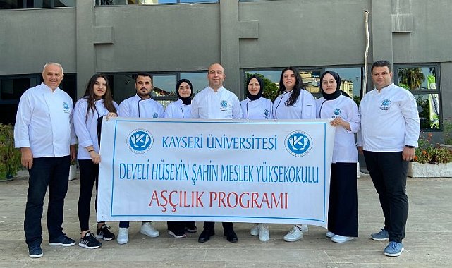 KAYÜ Aşçılık öğrencileri Mersin'den ödülle döndü