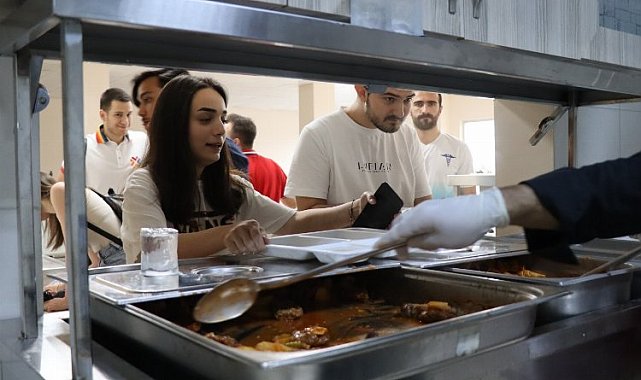 Kocaeli İzmit'te üniversiteliler 'Anne Eli'nden çok memnun
