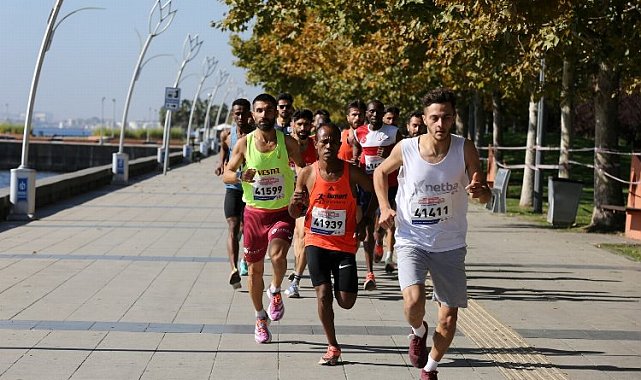Kocaeli'de binlerce sporsever Cumhuriyet aşkına koştu