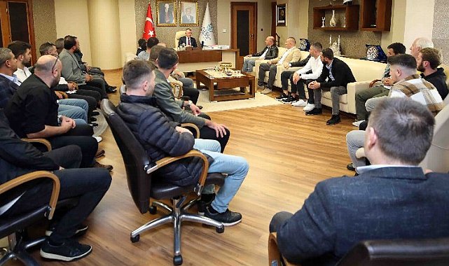 Kocaeli'de Derbentlilerden Başkan Büyükakın'a teşekkür ziyareti