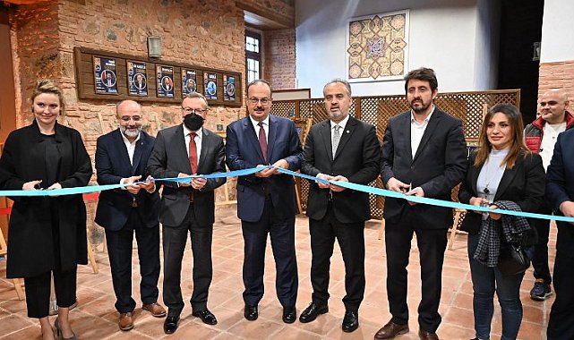'Konuşan Yazılar' sergisi Bursalılarla buluştu