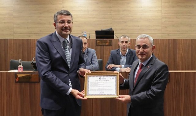 Kütahya Valisi'ne 'fahri hemşehrilik' beratı