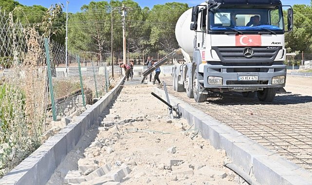 Manisa Selendi'de altyapı ve üst yapıya devam
