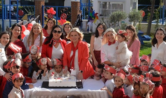 Miniklerin yüreklerin Cumhuriyet coşkusu