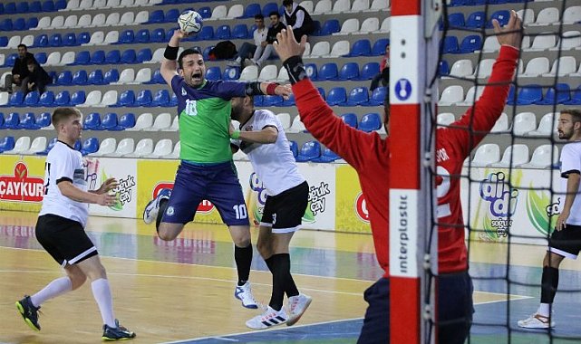 Rize Belediyespor hentbolda evinde galip