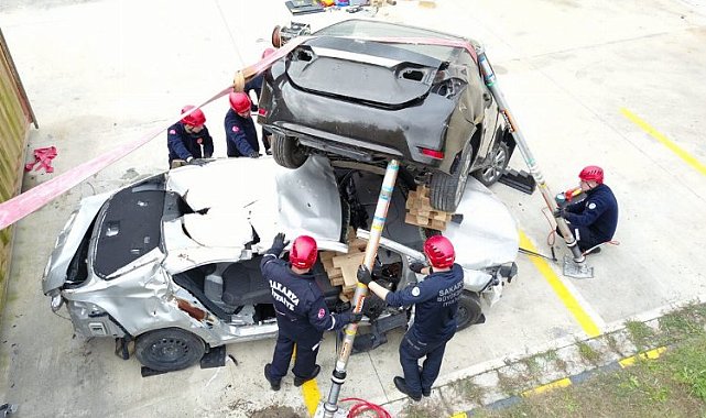Sakarya Büyükşehir'in kurtarma timleri eğitimleri sürüyor