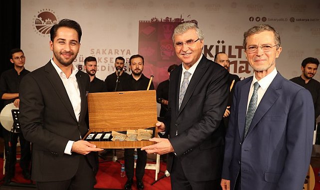 Sakarya'da tasavvuf dinletisi gönüllere dokundu