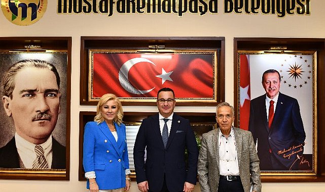 Usta gazeteciler Bursa'da 'dünyanın en büyük makamı'na konuk oldu