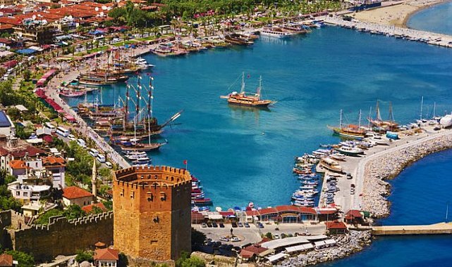 Antalya'nın hedefi 13,5 milyon turist