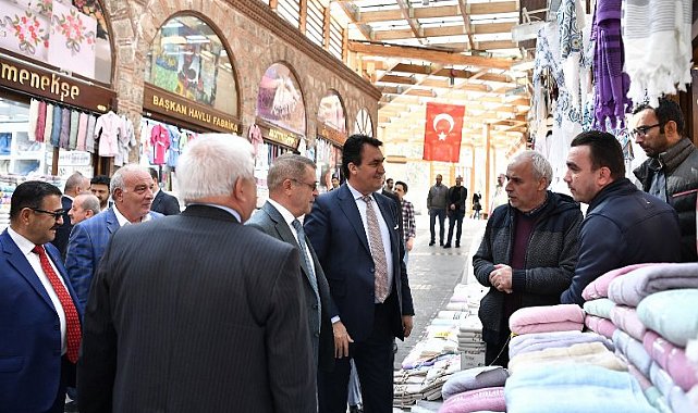 Bursa Osmangazi'de Başkan Dündar ayın ilk mesaisine esnaflarla başladı