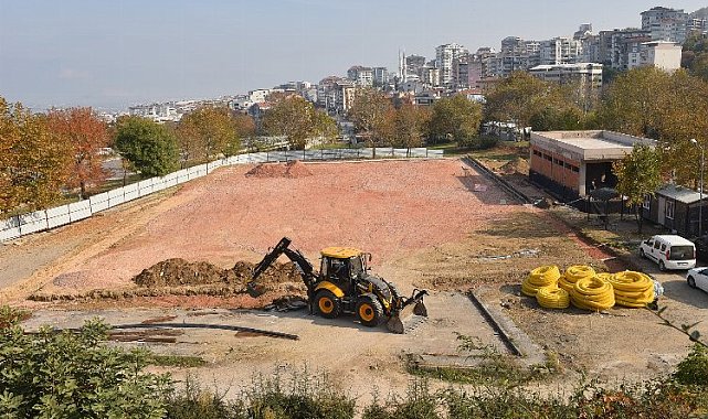 Bursa Yıldırım Belediyesi'nden iki halı saha