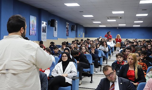 Bursa'da liseli genç iletişimciler sektörün isimleriyle buluşuyor