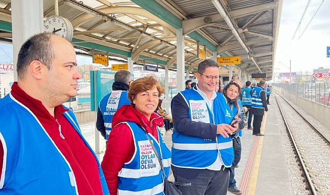 Bursa'da 'mavi yelekliler'den metroda saha çalışmasında