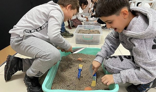 Bursa'da salonda arkeolojik kazı