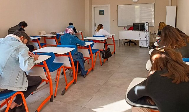Diyarbakır DİSMEK'te eğitimler sürüyor