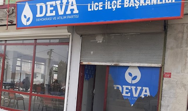 Diyarbakır Lice'de DEVA'ya molotoflu saldırı!