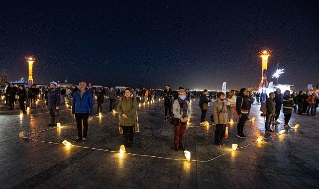 İzmir Ata'ya saygı nöbetinde
