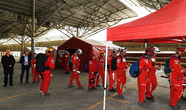 İzmir Karabağlar'da AKUT tatbikatı