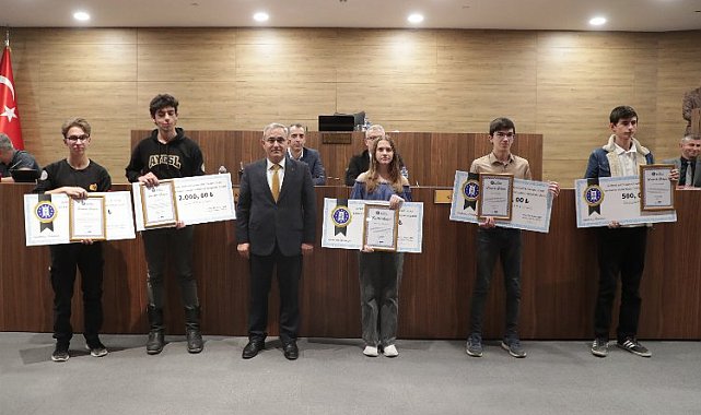 Kütahya'da 'Cumhuriyet' ödüllendirdi