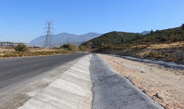 Manisa'da beton hendek uygulaması sürüyor