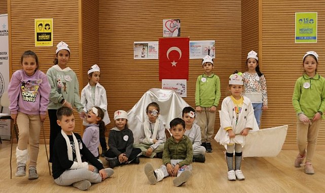 Sakarya'da drama öğrencilerinden Kızılay Haftası'na özel çalışma