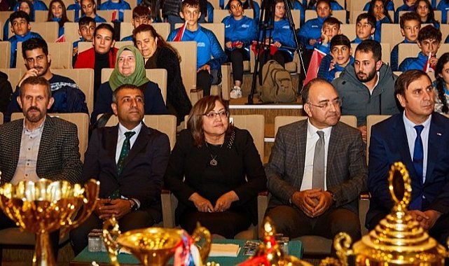 Şampiyon başkan şampiyonlarla buluştu
