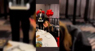 Sevgilisini yemeğe çıkardı ve adeta altın şovu yaptı!
