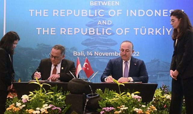 Türkiye ile Endonezya iş birliğine 5 imza