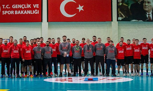 A Milli Erkek Hentbol Takımı, hazırlıklarını sürdürüyor