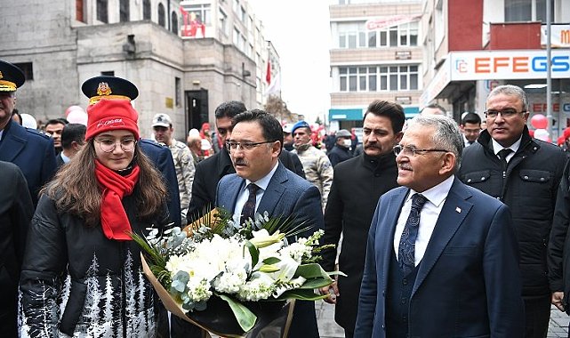 Atatürk'ün Kayseri'ye gelişine 'tarihi' tören