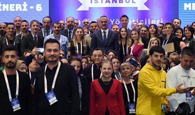 Bakan Özer anaokulu yöneticileri ile buluştu