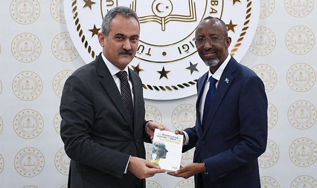 Bakan Özer Somalili mevkidaşıyla görüştü