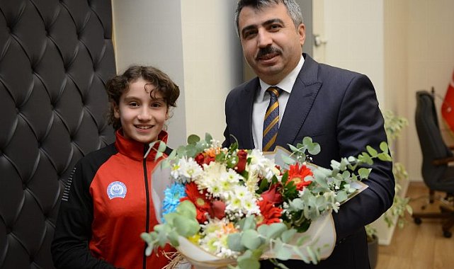 Bursa Yıldırım'da Başkan Yılmaz şampiyonları ağırladı
