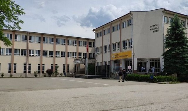 Düzce'de hasarlı okulların öğrencileri taşınıyor