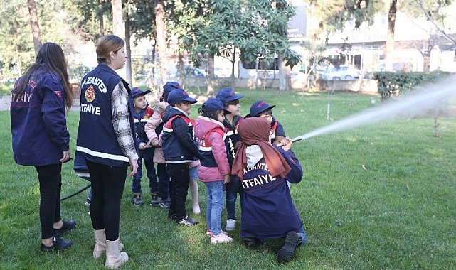 Gaziantep İtfaiyesi minikleri ağırladı
