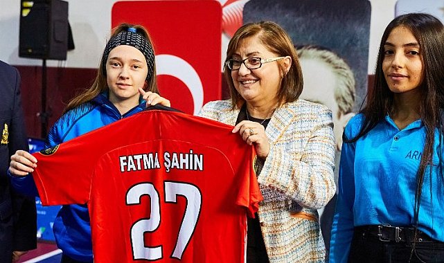 Gaziantep'ten lise öğrencilere 'eşforman'