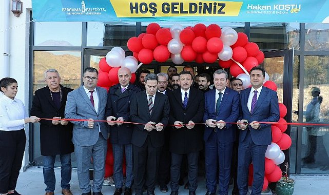 İzmir Bergama'da eğitim hem açılış, hem temel