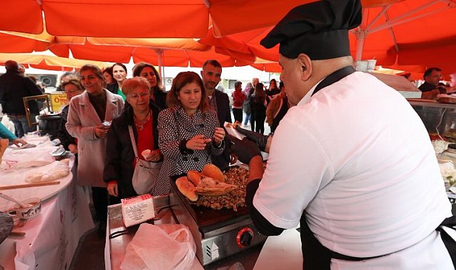 İzmir Narlıdere'de 'Toprak Ana Günü'ne lezzetli kutlama