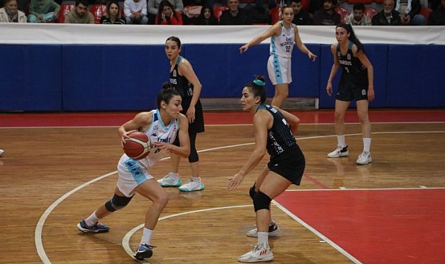 İzmitli Periler lider Tarsus'u yendi