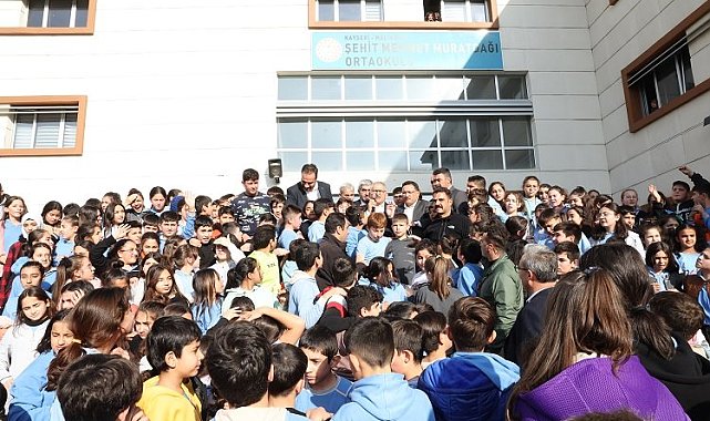 Kayseri protokolü öğretmenlerle buluştu