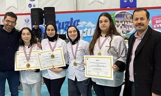 Kocaeli Gölcüklü liseliler Gastronomi Festivali'nden ödülle döndü
