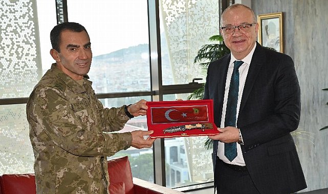 Manisa Tugay Komutanı'ndan Başkan Ergün'e yeni yıl hediyesi