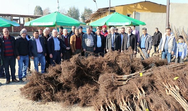 Manisa'da fidanlar üreticilerle buluşuyor