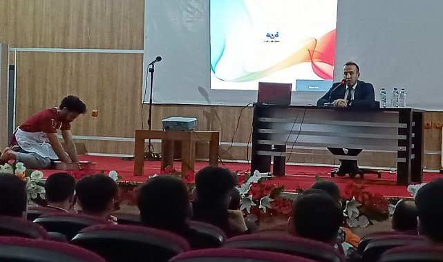 Mardin'de Beytullah Birlik gençlerle buluştu
